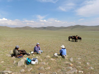 3日目:乗馬 午後の乗馬は丘まで散歩。