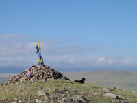 山の上のオボー 朝のお散歩。願い事かなうかな?