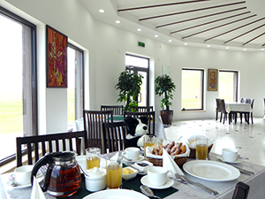 モリンドキャンプのセンターハウスのきれいな食堂 モリンドキャンプのセンターハウスのきれいな食堂